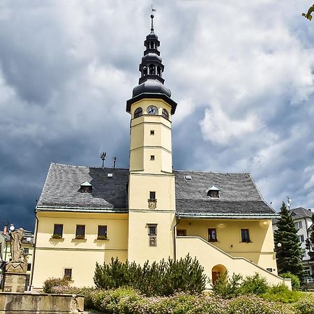 Penzion U Skoly Staré Město المظهر الخارجي الصورة